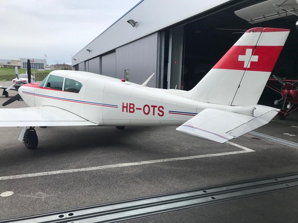 1960 Piper PA-24-250 Comanche Long Range, photo 2